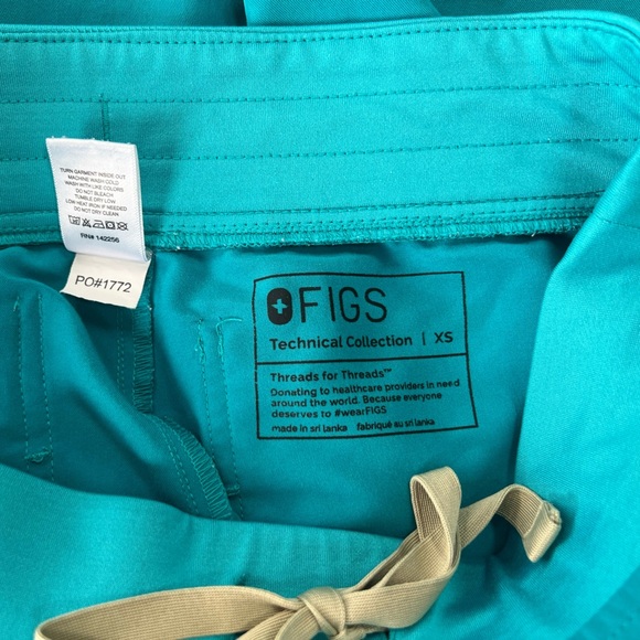FIGS High Waisted Zamora Jogger Scrub Pants in Teal, size XS - Picture 6 of 8